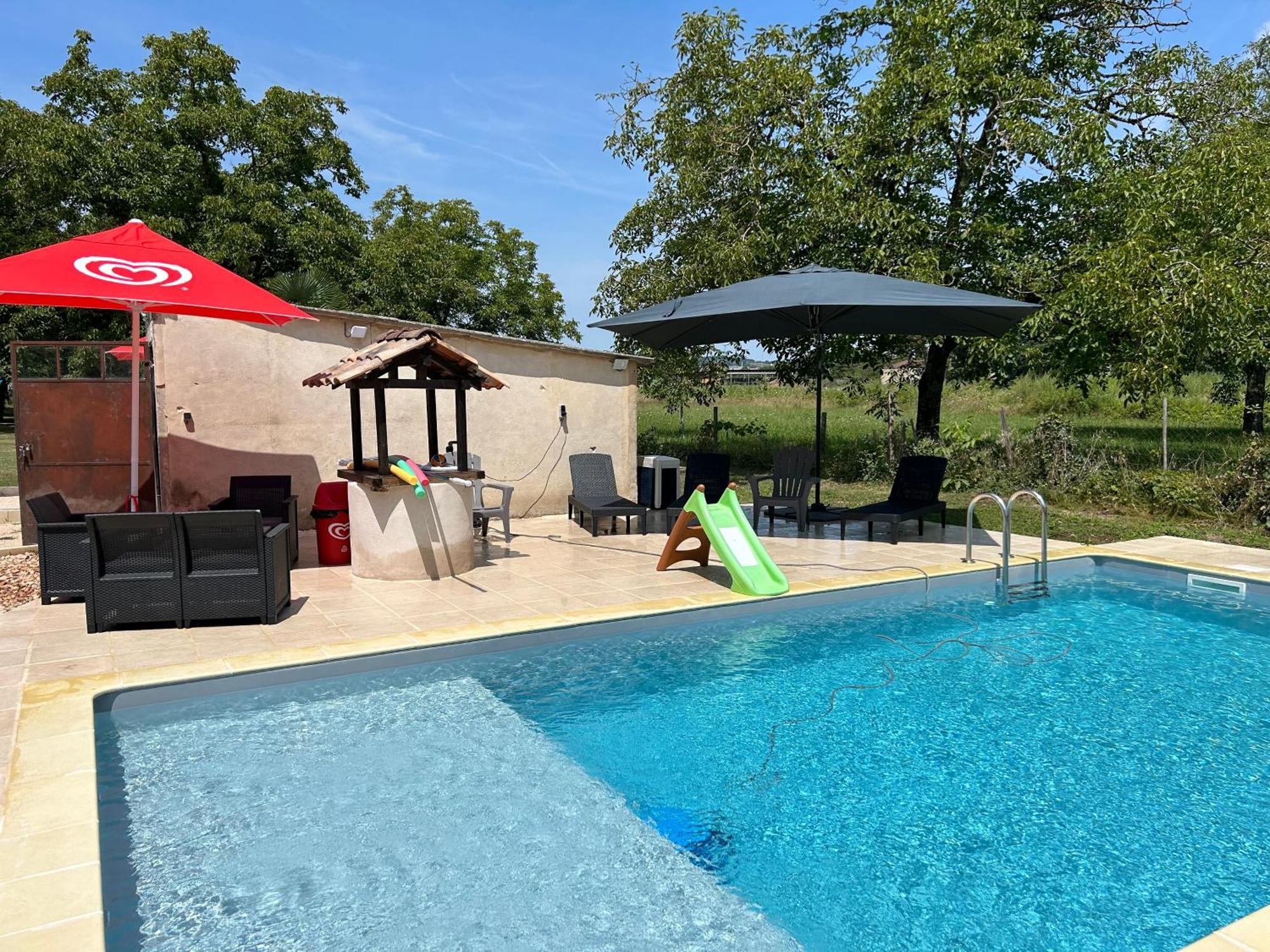 Jolie Villa Independante Climatisee 3 Chambres Tout Confort 6 Couchages, Piscine Chauffee 4 X 8 Disponible Selon Meteo De Mai A Fin Septembre, Jacuzzi 4 Places, Boulodrome Eclaire, Ping-Pong, Wifi, Proche Commerces Animaux Domestiques Sur Demande Bretenoux Εξωτερικό φωτογραφία