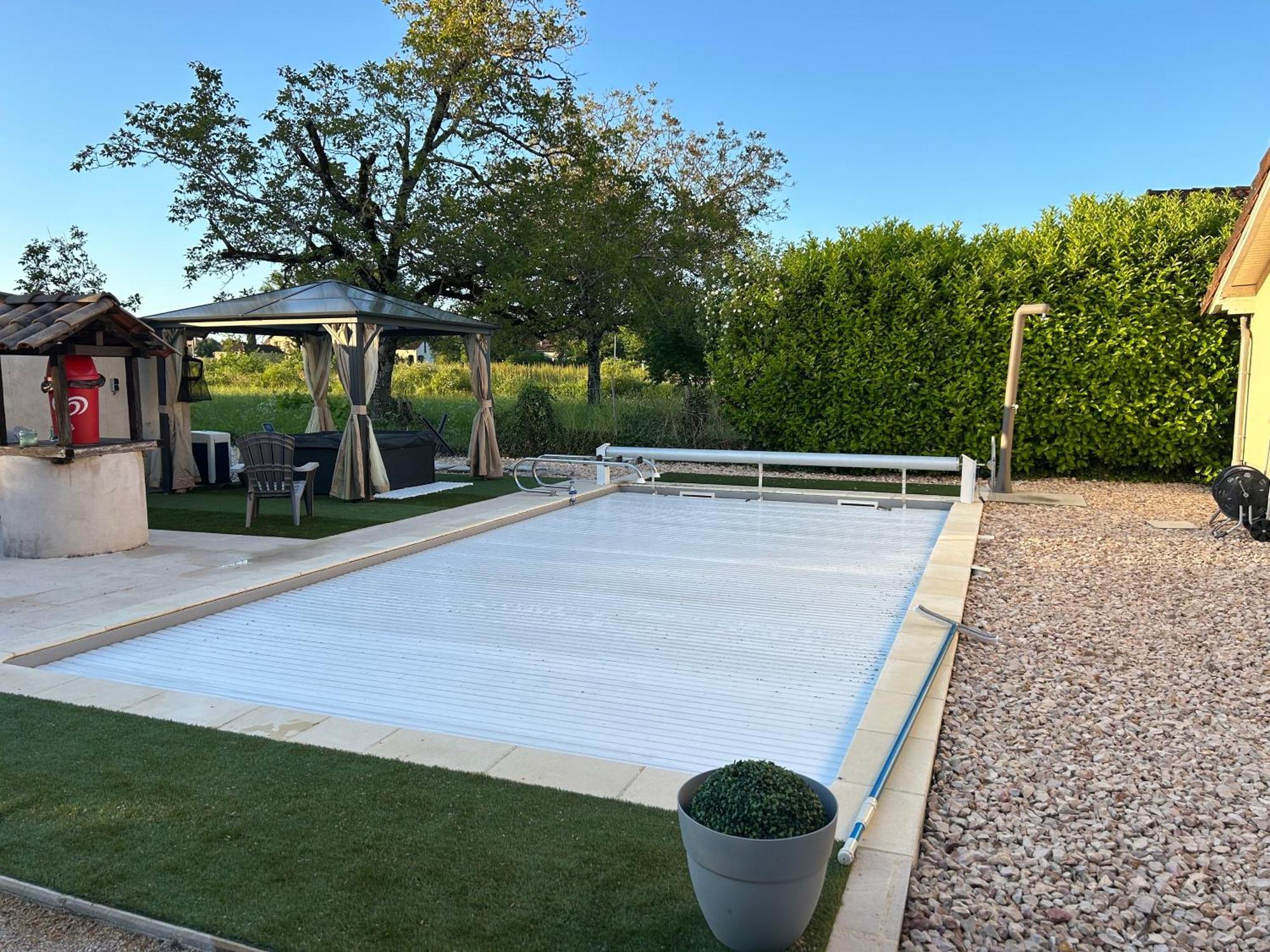 Jolie Villa Independante Climatisee 3 Chambres Tout Confort 6 Couchages, Piscine Chauffee 4 X 8 Disponible Selon Meteo De Mai A Fin Septembre, Jacuzzi 4 Places, Boulodrome Eclaire, Ping-Pong, Wifi, Proche Commerces Animaux Domestiques Sur Demande Bretenoux Εξωτερικό φωτογραφία