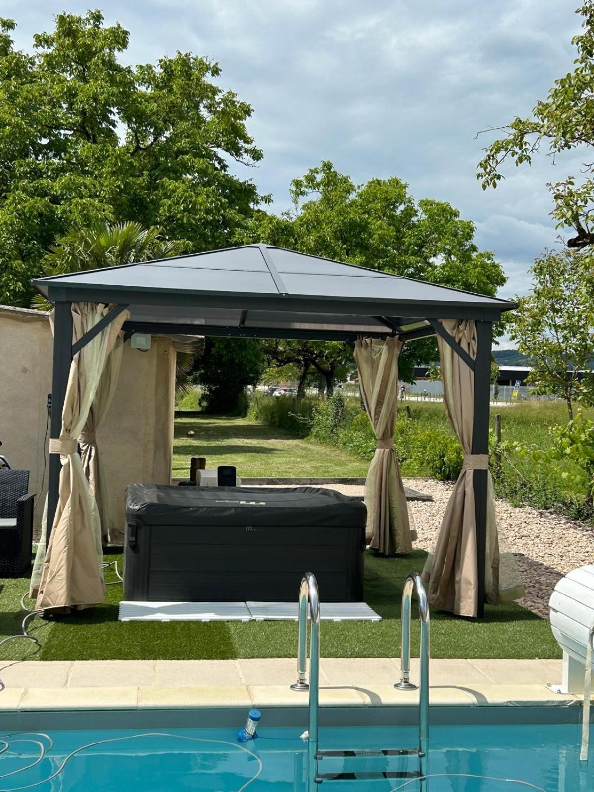 Jolie Villa Independante Climatisee 3 Chambres Tout Confort 6 Couchages, Piscine Chauffee 4 X 8 Disponible Selon Meteo De Mai A Fin Septembre, Jacuzzi 4 Places, Boulodrome Eclaire, Ping-Pong, Wifi, Proche Commerces Animaux Domestiques Sur Demande Bretenoux Εξωτερικό φωτογραφία